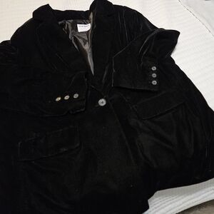 Chic Black Velvet Blazer 2X